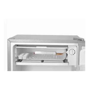 ثلاجة صغيرة