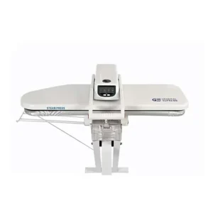 مكواة ملابس